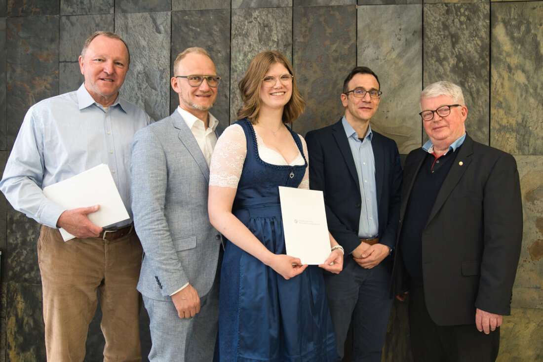 Lochham. Die Bayerische Bäckerakademie würdigte die ersten Absolventen des Konditormeisterkurses mit einer feierlichen Zeugnisübergabe, unter ihnen war auch Michaela Härtl aus Leonberg.