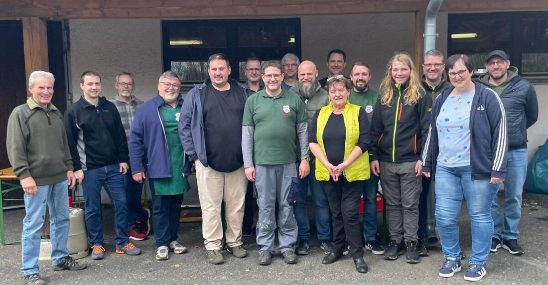 Floß. Fischerei- und Kleintierzuchtverein feierten am Karfreitag ihr erstes gemeinsames Fischessen mit großem Andrang.