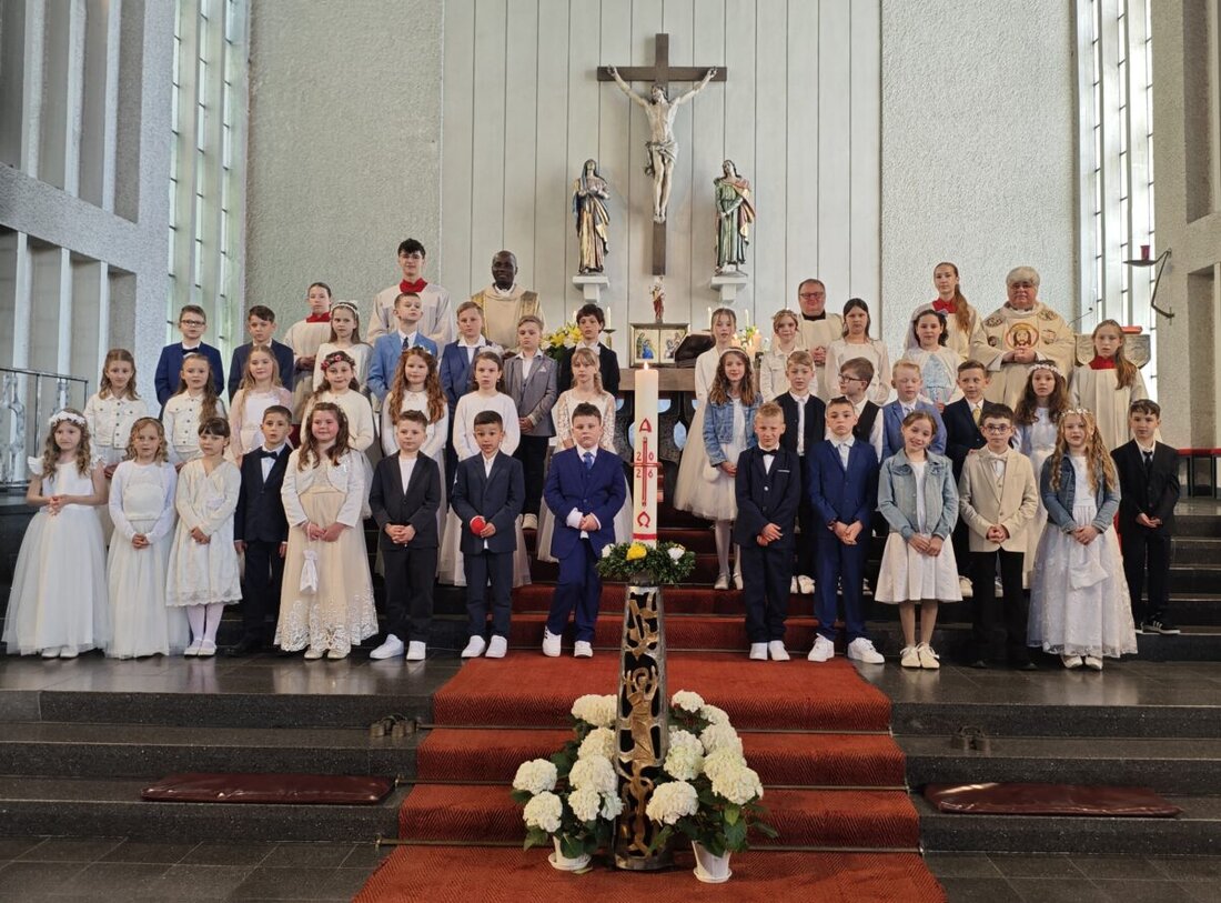 Weiden. In der Pfarreiengemeinschaft St. Elisabeth/Maria Waldrast feierten am Sonntag, 10. Mai 2026, 38 Kinder ihre Erstkommunion zum Thema „Brot vom Himmel“. Pfarrer Thomas Jeschner leitete den Festgottesdienst.