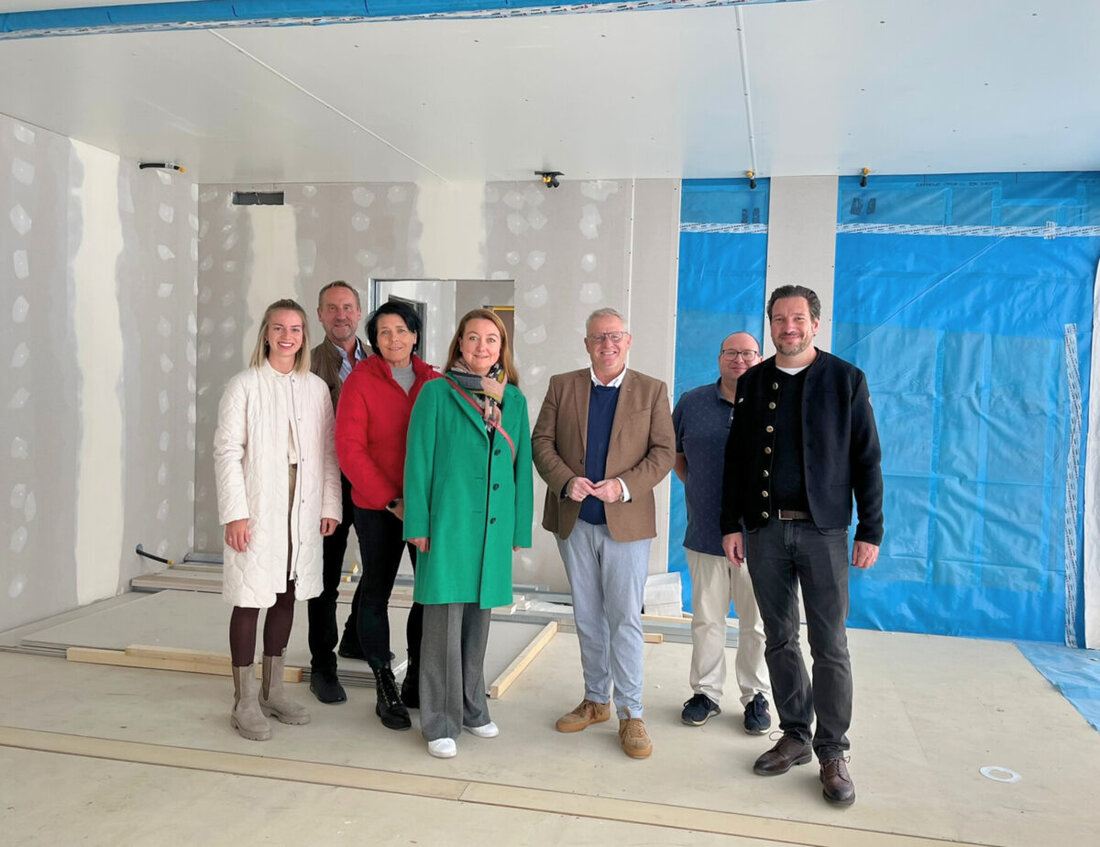 Schwandorf. Das BRK Kinderhaus Lindenblüten erhält zwei neue Gruppen und 50 Plätze, fertig wird es Ende 2025, die Außenanlagen folgen bis Frühjahr 2026 und die Stadt investiert 1,35 Millionen Euro.