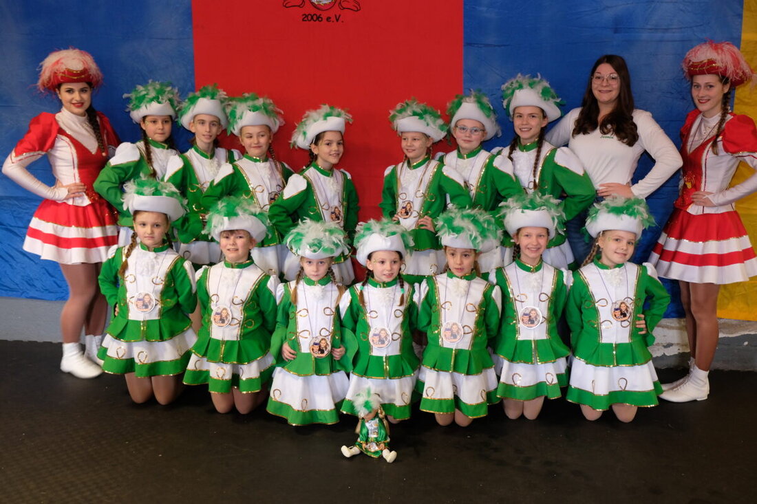 Eschenbach. Der bunte Nachmittag der Faschingsgesellschaft Eschenbach zeigte begeisterte kleine und große Narren mit Tänzen und Kostümen. Highlights waren die Auftritte der fünf Garden und die ausgelassene Stimmung unter den Besuchern.