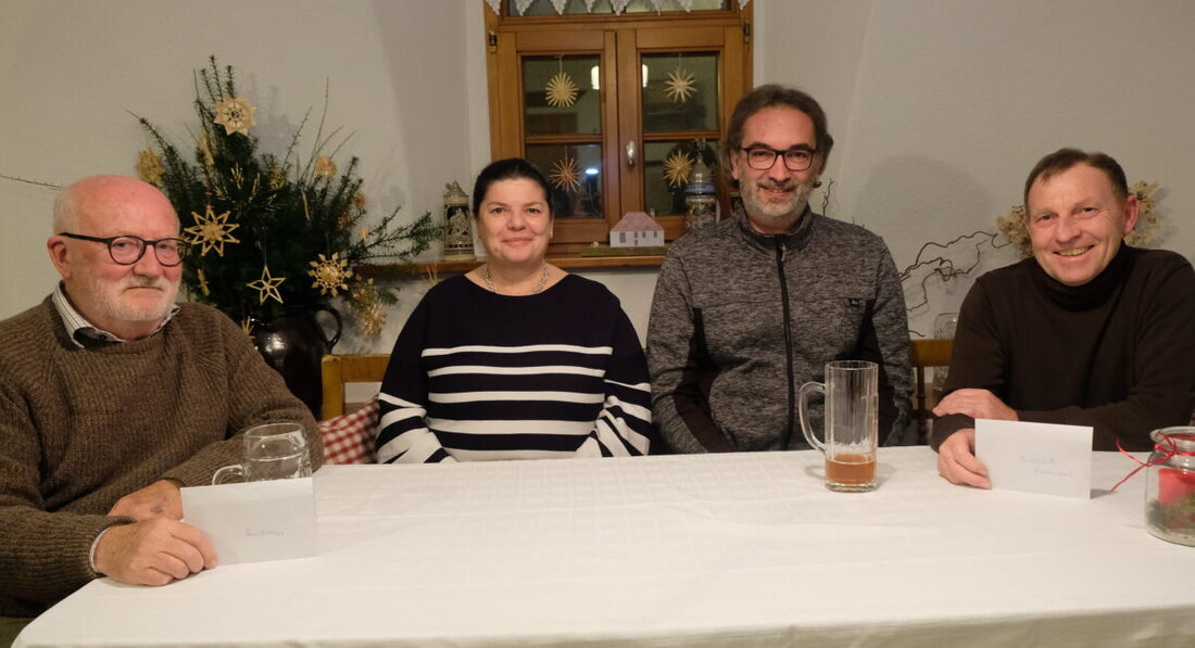 Eschenbach. Nach sommerlichem Freiluft-Spektakel bedanken sich Theaterverein mit Geldspenden bei Heimatverein und Musikschule.