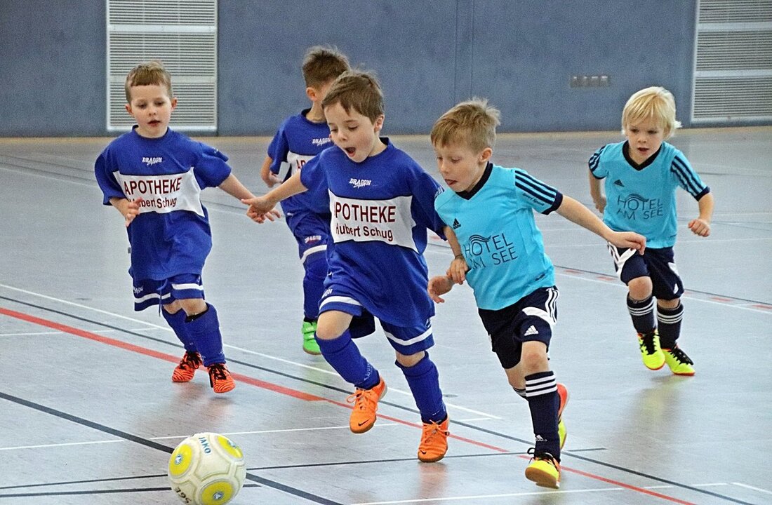 Eschenbach. Drei Tage, fünf Jugendturniere – eine echte Herausforderung für die Veranstalter des SC Eschenbach rund um Jugendleiter Tobias Lehl. Aber die Mannschaften zeigten den zahlreichen Zuschauern mitreißende und spannende [&hellip;]