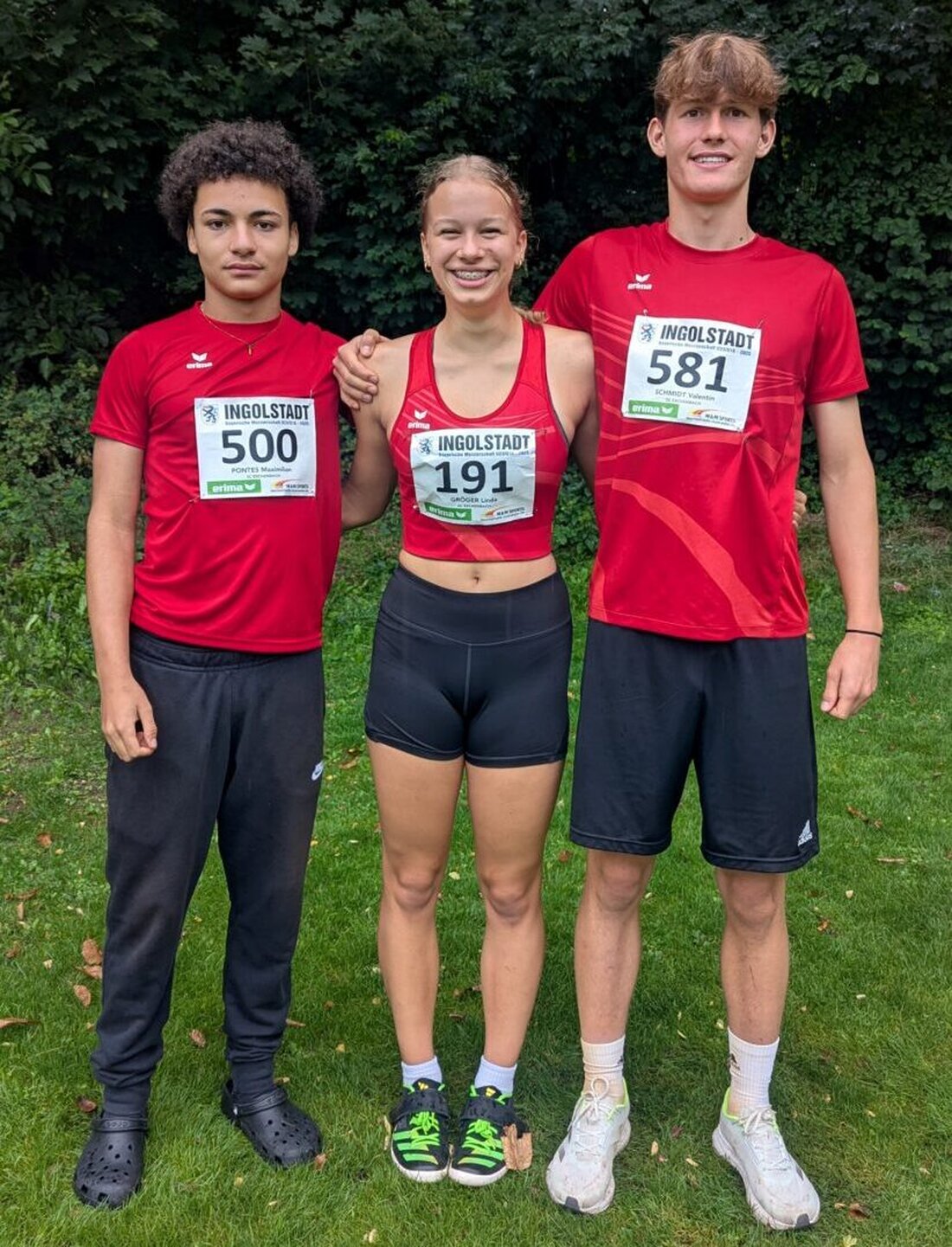 Eschenbach/Ingolstadt. Leichtathleten des SC Eschenbach erzielten beeindruckende Ergebnisse bei der Bayerischen Meisterschaft, mit drei Athleten unter den Top 10. Maximilian Pontes erreichte im 100-Meter-Finale den 6. Platz, weitere Erfolge wurden im Kugelstoßen, Diskuswurf und Hochsprung erzielt.