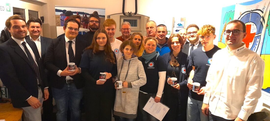 Eschenbach. Absicherungen beim Moosbacher Weiberfasching, BHS-Fest in Weiherhammer, Mithilfe beim Kinderbürgerfest in Weiden waren nur einige überregionale Aktionen, bei denen die Wasserwachtler gefordert waren. Dazu natürlich bei regionalen Einsätzen und etlichen Stunden für Ausbildungen in den verschiedenen Sparten.