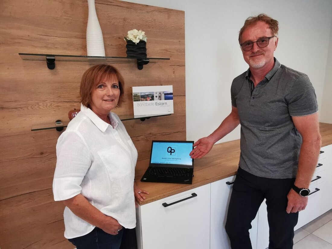 Eslarn. Ein Pilotprojekt in Eslarn erleichtert Senioren den Zugang zu Handwerkern und Dienstleistern durch ein digitales Quartier-Portal. Ziel ist es, die Lebensqualität älterer Menschen zu erhöhen und Dienstleistern einen direkten Zugang zu ihrer Zielgruppe zu bieten.