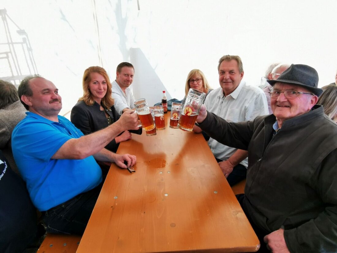 Eslarn. Der Markt feierte bei herrlichen Wetter mit zahlreichen Gästen im und am "Kommunbrauhaus Biererlebnis" ausgiebig den traditionellen "Tag des Bieres".