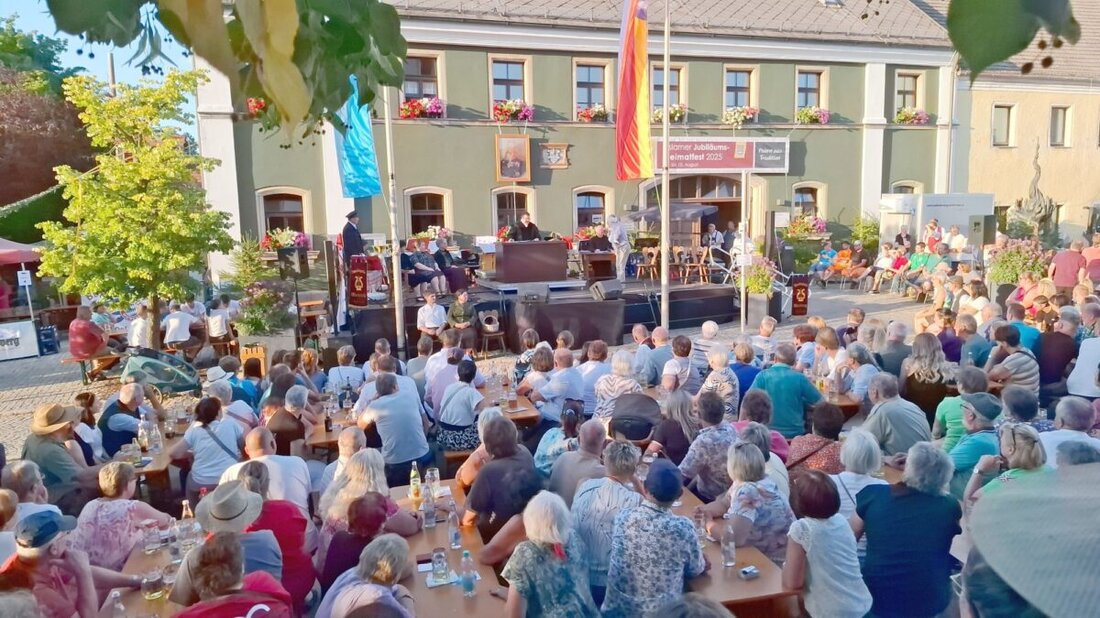 Eslarn. Zum Heimatfest führte die Kolpingsfamilie den humorvollen Einakter "Die heiligen drei Madln" auf. Das Stück endete mit dem Urteil: "Im Namen des Gesetzes trink".