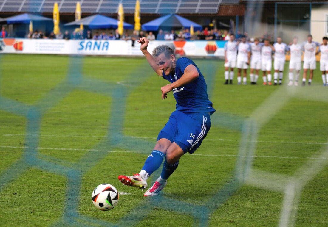 Etzenricht. Landesliga Mitte: Der SV Etzenricht bäumte sich nach der Pause gegen eine Niederlage mit Erfolg auf. Beide Aufsteiger bleiben somit auch im vierten Anlauf ohne Dreier