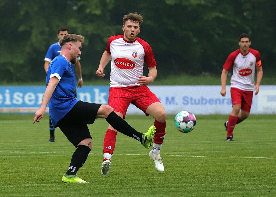 Etzenricht. Für SV Etzenricht könnte ein Auswärtssieg gegen SpVgg Vohenstrauß die Meisterschaft bedeuten, wobei beide Teams eine ausgeglichene Bilanz haben. Das Spiel findet Sonntag um 15.30 Uhr im Sportzentrum statt.