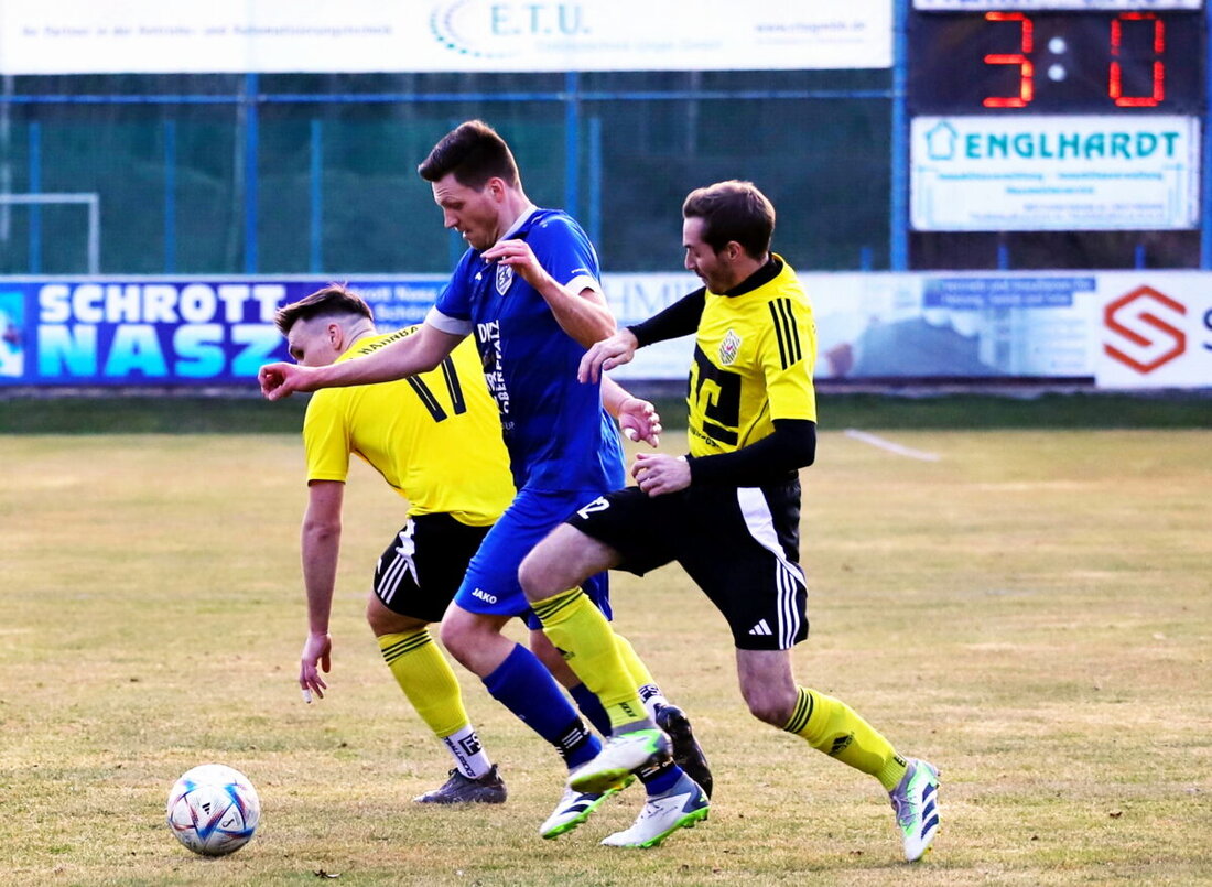 Etzenricht. Im Rückspiel der Bezirksliga Nord zeigte sich der SV Etzenricht seiner Heimstärke bewusst und besiegte den SV Hahnbach mit 3:0. Dieses Ergebnis spiegelt das gleiche Resultat wie im Totocup-Halbfinale vor 14 Tagen wider.