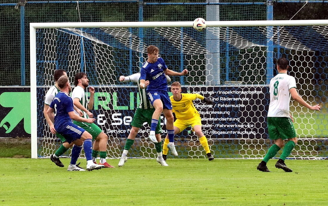 Etzenricht. SV Etzenricht verliert 1:3 gegen Bad Abbach im ersten Landesligaspiel nach sechs Jahren Pause. Trotz stärkerer zweiter Hälfte und guten Chancen reichte es nicht zum Sieg, Bad Abbach zeigte sich effektiver.