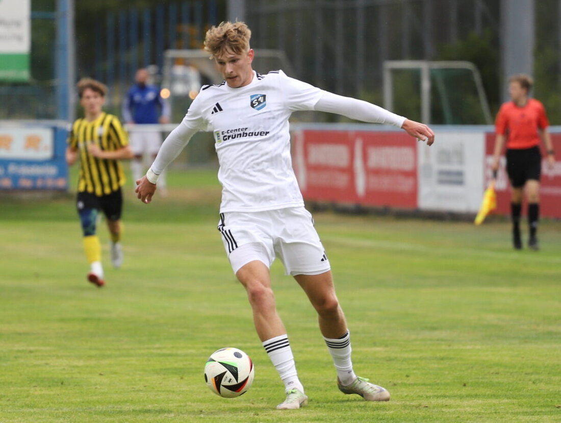 Lam/Etzenricht Der SV Etzenricht war nach neun Spielen ohne Niederlage beim 0:4 in Lam chancenlos. Alle guten Vorsätze waren nach 25 Minuten ad acta gelegt. Die SpVgg Lam feierte im achten Heimspiel den siebten Sieg. Halbzeitstand unter dem Osser: 4:0.