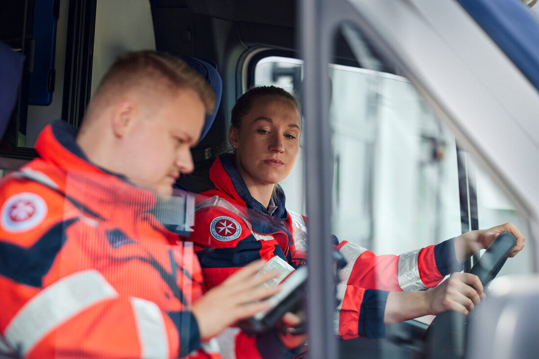 Oberpfalz. Die 112 ist nicht nur in Deutschland die Notrufnummer für den Rettungsdienst. Wie Korbinian Oswald von den Johannitern in Ostbayern klärt, kann der Notruf europaweit in 43 Ländern rund um die Uhr vom Festnetz und vom Handy aus abgesetzt werden. 