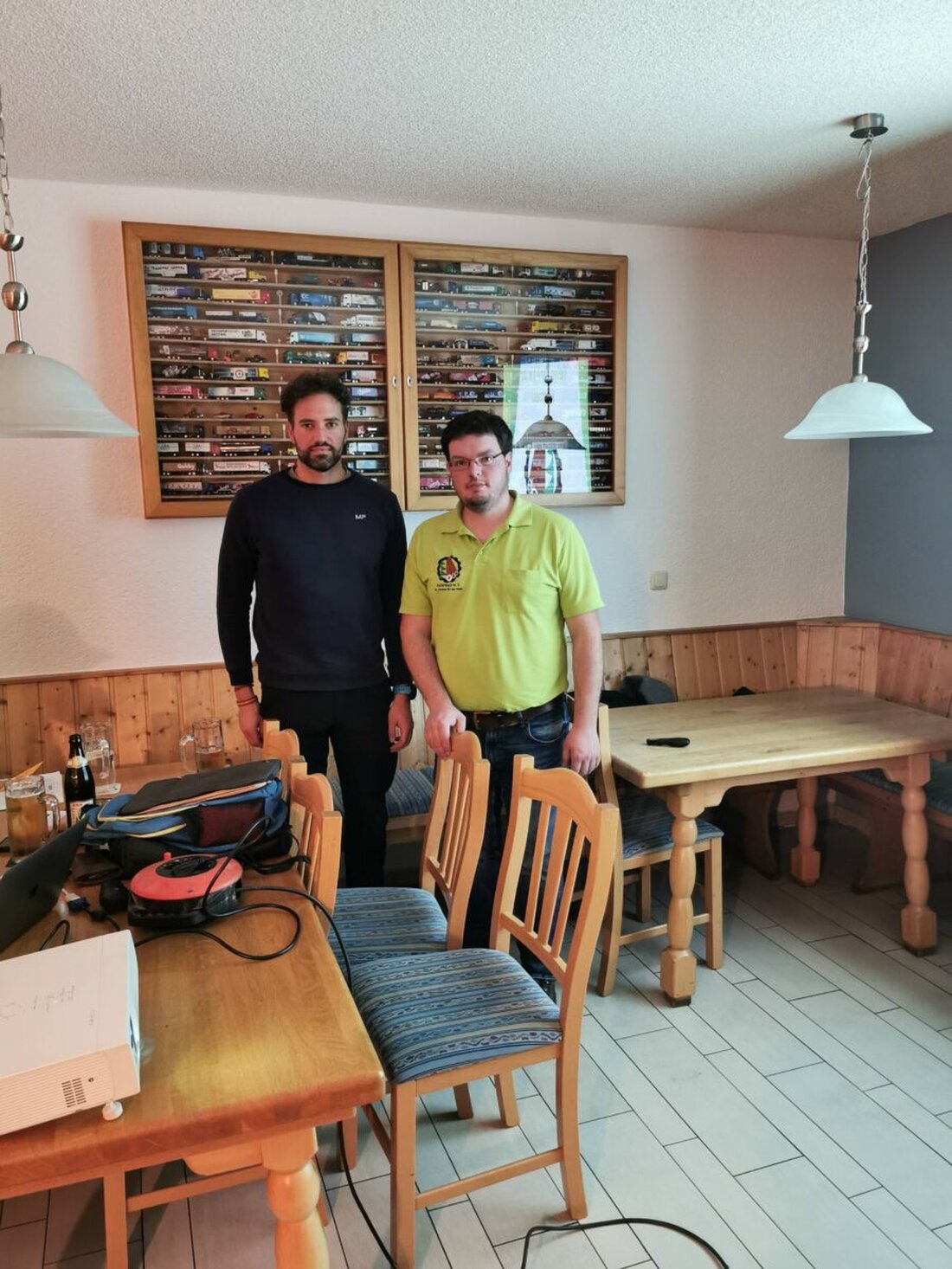 Eschenbach. Die Forstbetriebsgemeinschaft Eschenbach informierte in sechs Gebietsversammlungen über den Markt. Mit 1.400 Mitgliedern auf 9.300 Hektar sind Nachfrage und Preise hoch, doch Personal fehlt und Anträge laufen digital.