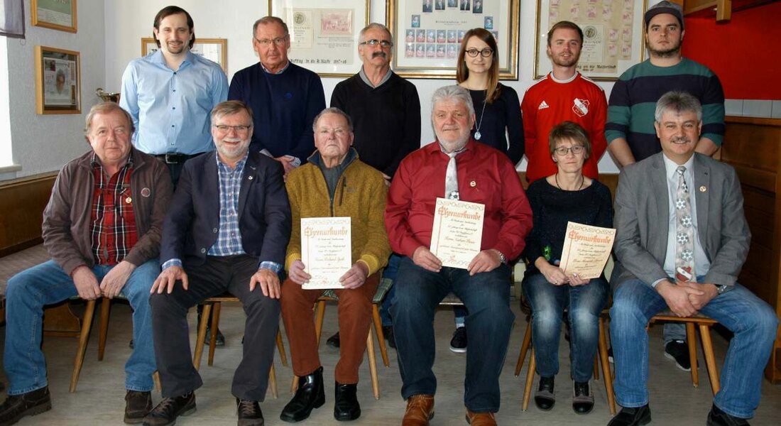 Dießfurt. Der FC Dießfurt steht insgesamt gut da. Der Verein blickt auf erfolgreiche Feste und tatkräftige Mitglieder. Und nicht nur 2016 war spannend, auch in diesem Jahr will der Fußballclub [&hellip;]