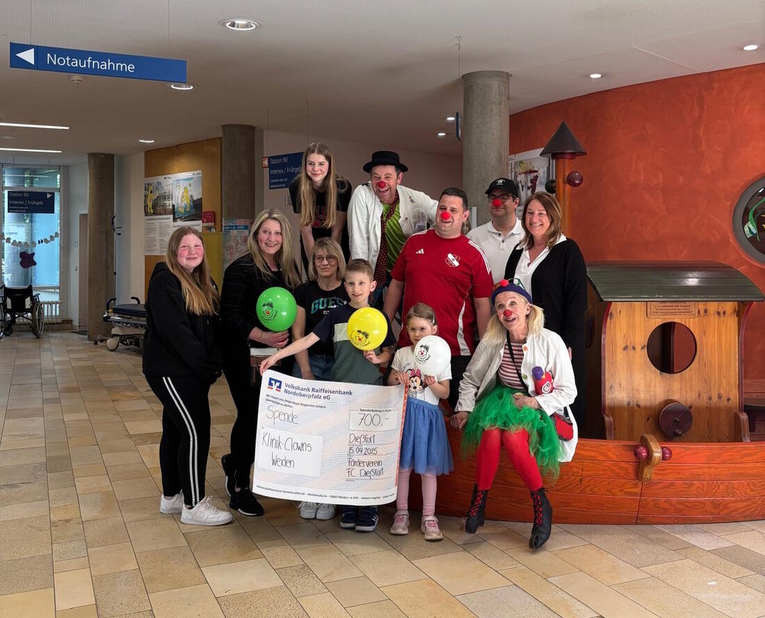 Weiden. Der Förderverein des FC Dießfurt spendet 700 Euro an die Klinik-Clowns in der Weidener Kinderklinik, um kleinen Patienten den Krankenhausaufenthalt zu erleichtern. Die Spende entstammt dem Erlös eines Kaffee- und Kuchenverkaufs beim Kinderfasching.