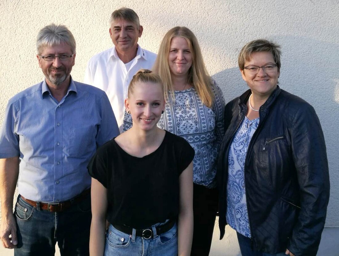 Pressath. Nach hervorragender einjähriger Arbeitszeit bei der DJK musste sich die Vorstandschaft von ihrer im Freiwilligen Sozialen Jahr tätigen Helferin Barbara Englhart verabschieden. Der 1. Vorsitzende, Siegfried Rauch, bedankte sich [&hellip;]