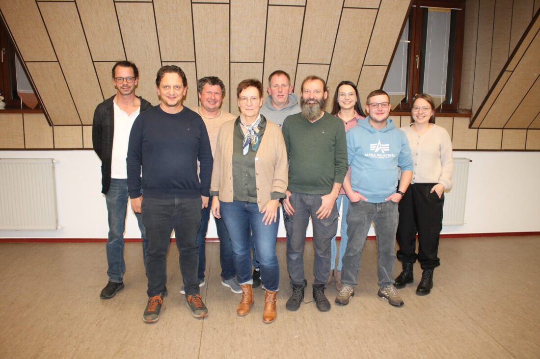 Trabitz. Die Freie Wählergemeinschaft schickt vier Frauen und acht Männer, darunter drei amtierende Ratsmitglieder. Sie treten in den Wettstreit um die zwölf Gemeinderatsmandate; dabei betont Konrad Dippel Auswahl und Sacharbeit.