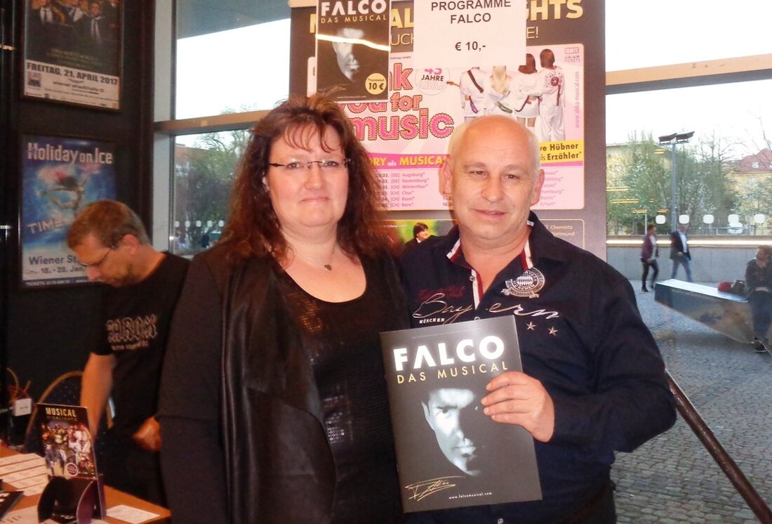 Windischeschenbach. Unsere Fan-Star-Reporter Sandra und Peter Gattaut aus Windischeschenbach waren auf einem 3-Tages-Trip in Wien unterwegs: Hauptziel der beiden war der Besuch des im Vorfeld zurecht hoch gelobten Musicals „Falco“ [&hellip;]