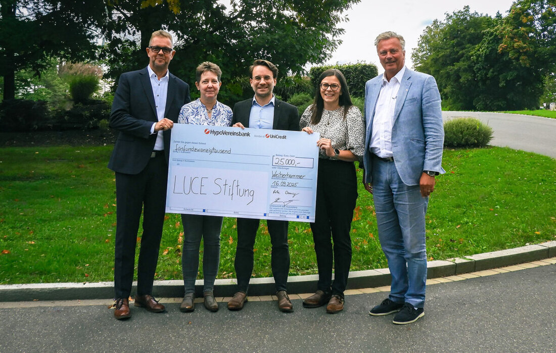 Weiherhammer. Familie Wanninger spendet 25.000 Euro an die LUCE Stiftung, um Bildungsprojekte in der Oberpfalz zu stärken und jungen, auch internationalen Talenten bessere Chancen zu geben.