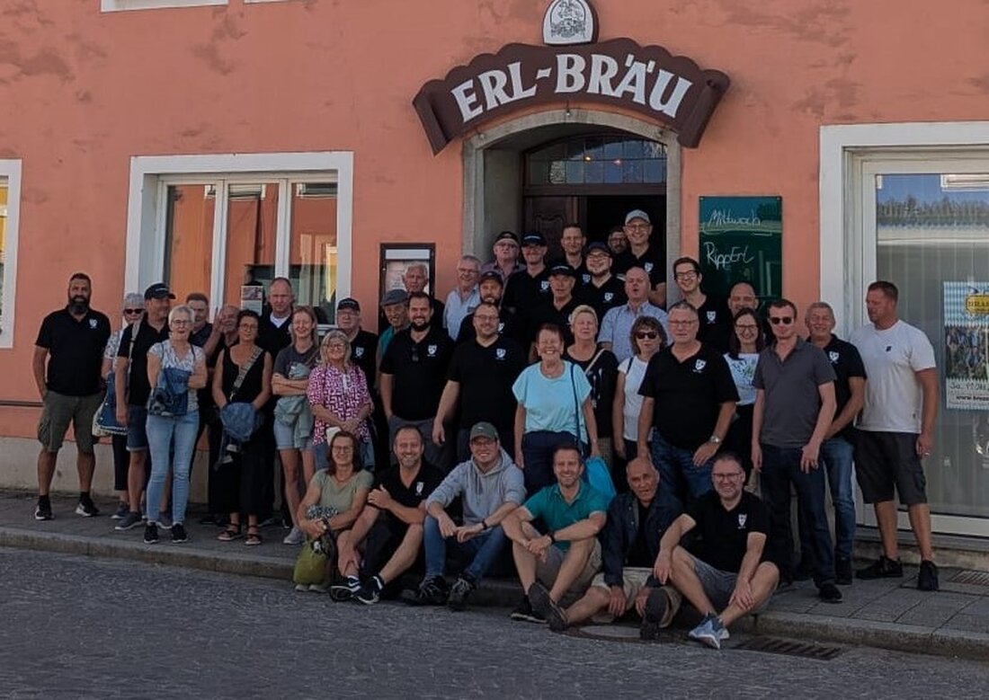 Pressath. Der FC Hirtweiher unternahm einen Tagesausflug mit Brauereiführung in Geiselhöring, Stadtführung in Straubing und Abendessen.