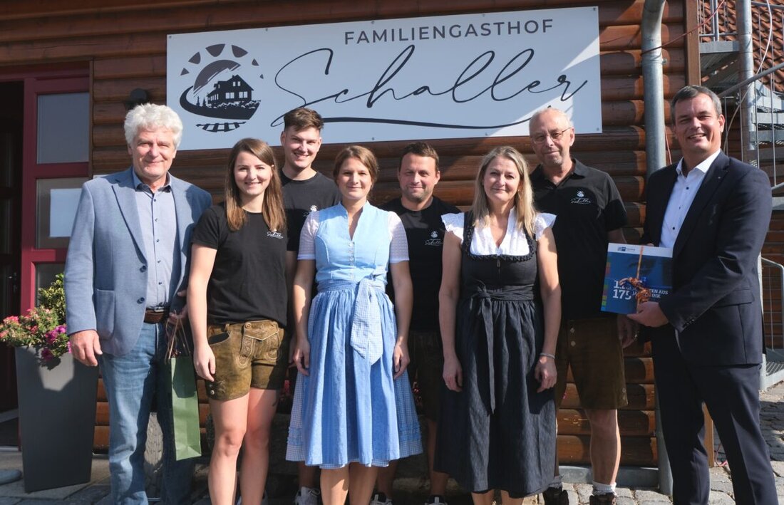 Floß. Der Familiengasthof Schaller am Bockl-Radweg feiert 20 Jahre und ist zum touristischen Aushängeschild des Marktes geworden. Am Samstag wurde das Jubiläum im kleinen Kreis mit Kaffee, Kuchen und Grillgut gefeiert.