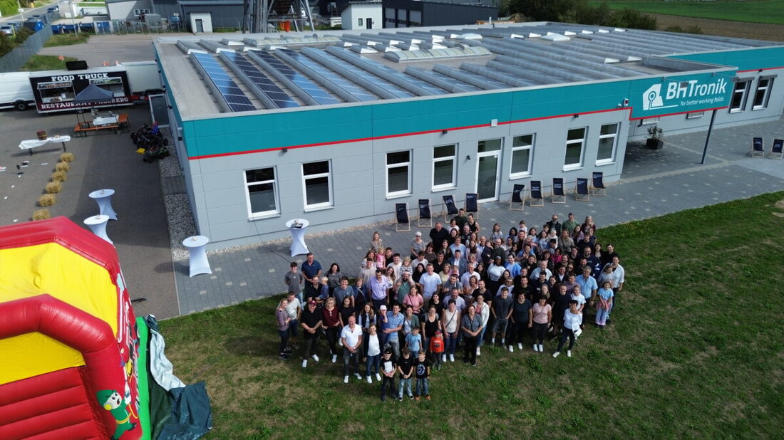 Oberviechtach. Mit einem großen Familientag hat BHTronik seiner Belegschaft gedankt und Einblicke in die Hightech-Agrartechnik gegeben. Das Fest stärkte das Wir-Gefühl und setzte ein deutliches Zeichen der Wertschätzung.