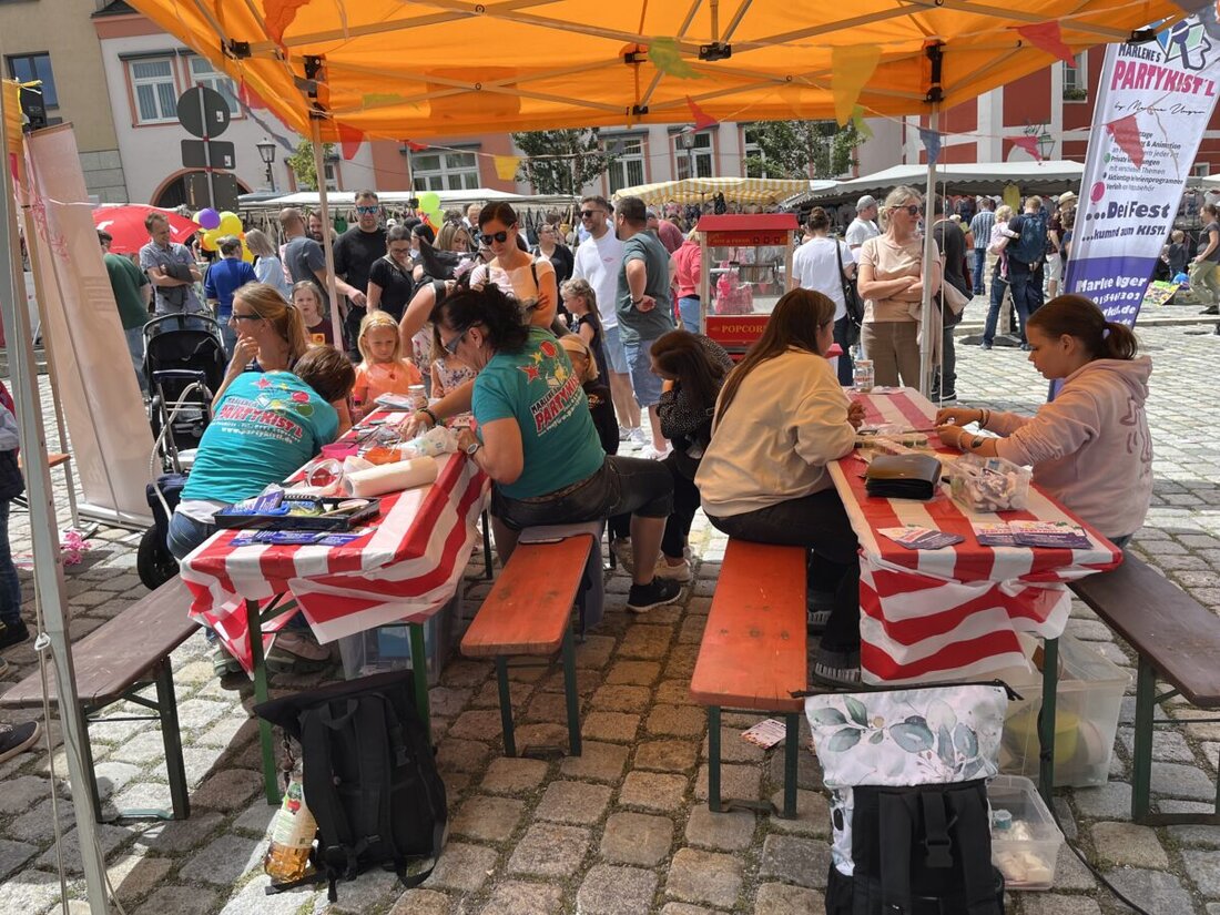 Burglengenfeld. Am Sonntag, 21. Juni 2026, lädt die Stadt zum St. Vitus-Markt mit verkaufsoffenem Sonntag ein. Unter dem Motto Kinder- und Familientag warten von zehn bis 17 Uhr Markt, Familienprogramm und geöffnete Geschäfte.