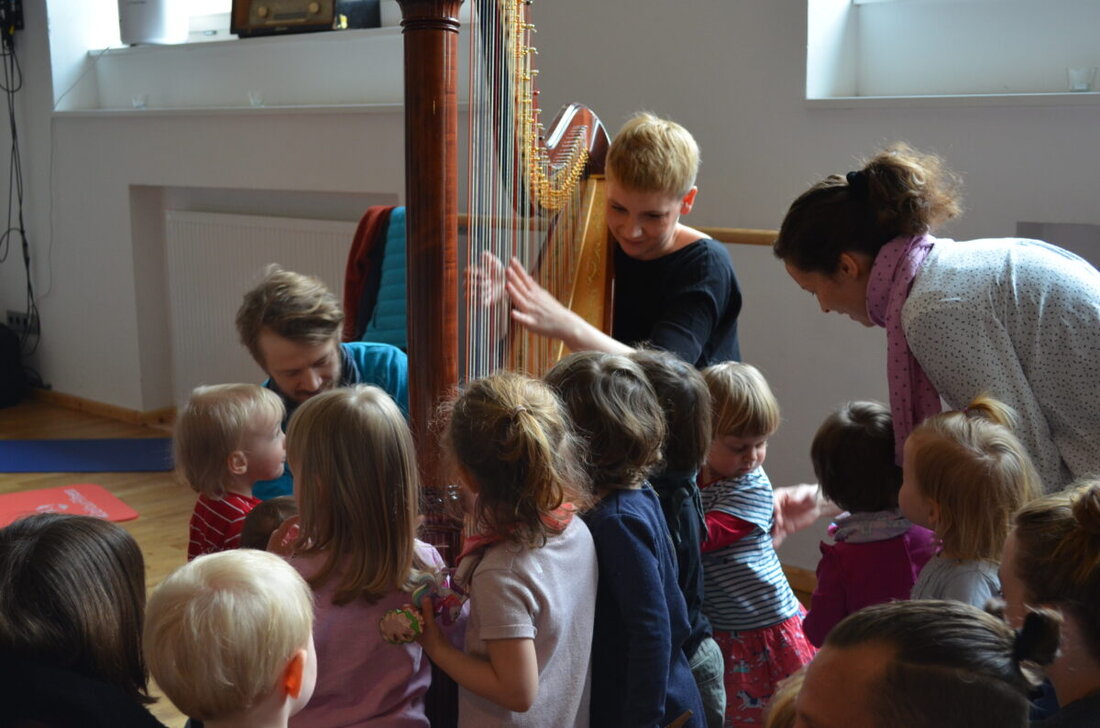 Burglengenfeld. Vom 12. bis 18. Mai 2025 findet in Burglengenfeld eine Familienwoche statt, die mit vielfältigen Aktionen wie einem Familientag im Wohlfühlbad Bulmare und einem Musik-Kindertreff aufwartet. Highlights sind unter anderem freier Eintritt ins Oberpfälzer Volkskundemuseum und ein Baby-/Kinderkonzert am 18. Mai.