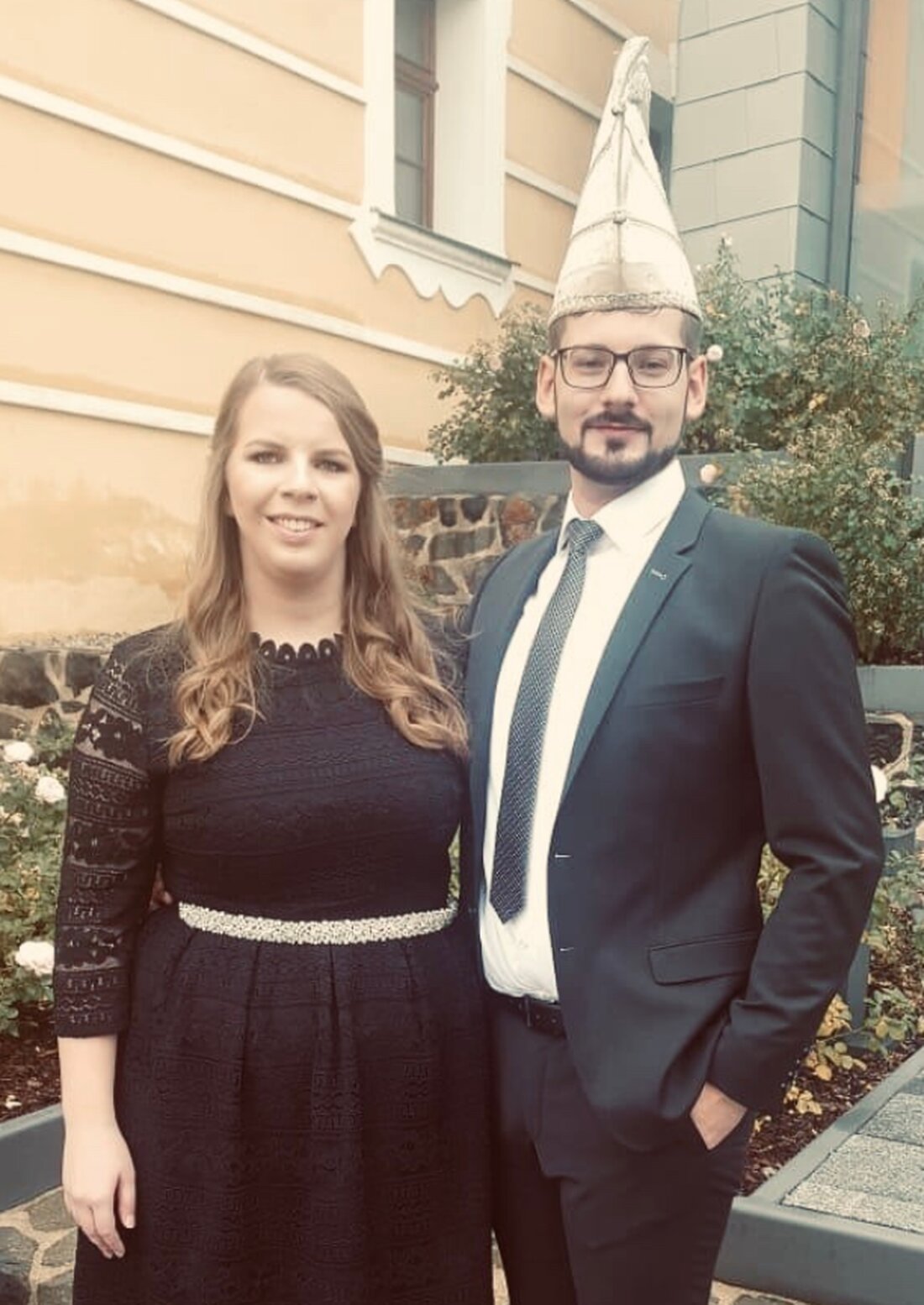 Hammerles/Parkstein. Das Rätsel um das neue Hammerleser Prinzenpaar ist gelöst. Theresa I. und Michael VI. regieren in der kommenden Faschingssaison. Sie versprechen eine aufregende und lustige Zeit. Begleitet vom Narhallamarsch [&hellip;]