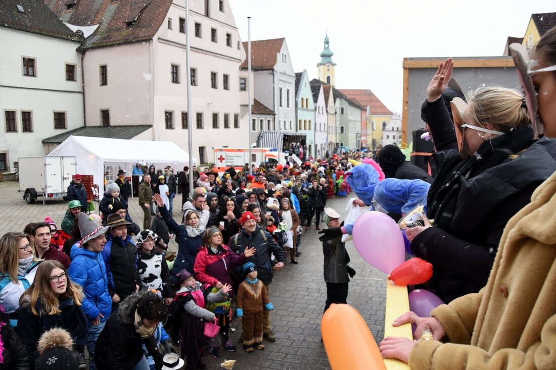 Neustadt/WN. Nach einem internen Streit ist der Faschingsverein Neustadt ohne Prinzenpaar: Die Kripo ermittelt gegen zwei Vereinsmitglieder. Das Kinderprinzenpaar übernimmt kurzfristig deren Rolle.