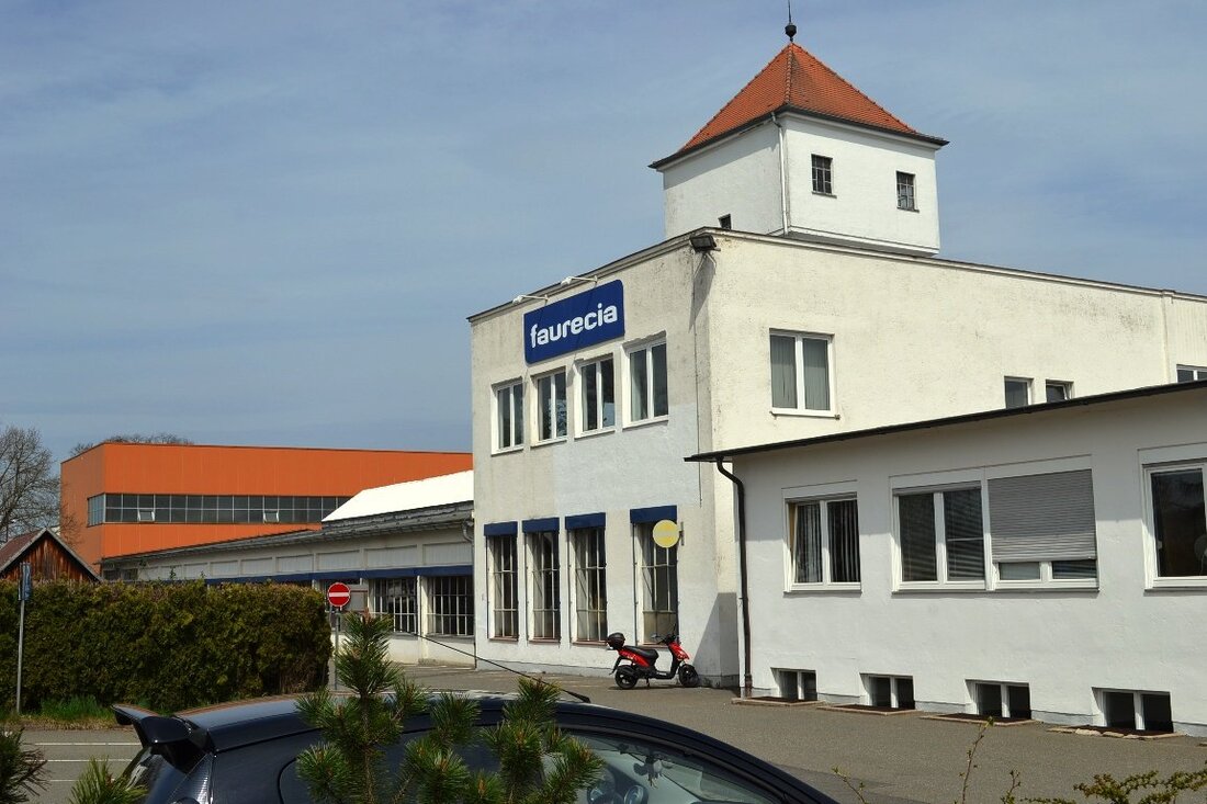 Trabitz. Kleiner Hoffnungsschimmer für einige frühere Beschäftigte von Faurecia. Auf dem brachliegenden Gelände des französischen Autozulieferers kehrt wieder Leben ein und damit die Aussicht auf ein paar Arbeitsplätze. Die Firma Perspektiva [&hellip;]