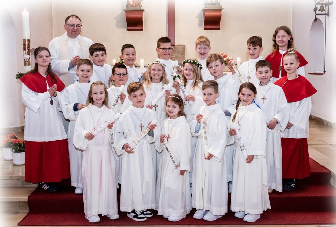 Immenreuth. In der Herz-Jesu-Pfarrkirche feierten 16 Kinder ihre Heilige Erstkommunion; Pfarrer Markus Bruckner leitete die Messe, der Chor Bunte Töne sang. Es folgte eine Dankandacht; am 20. April ein Ausflug nach Pottenstein.