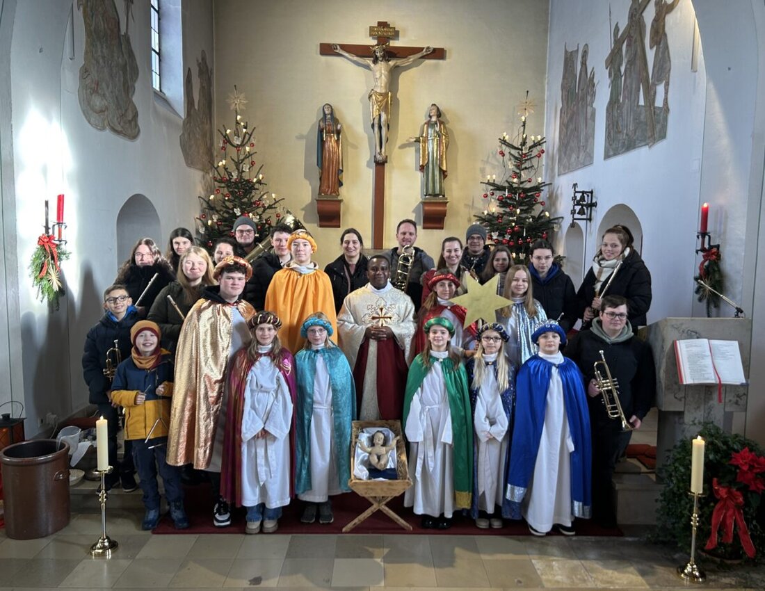 Immenreuth. Ein feierlicher Gottesdienst mit der Kemnather Jugendblaskapelle und den Sternsingern der Pfarrgemeinde war der gelungene Höhepunkt zum Fest der Drei Heiligen Könige in der Herz-Jesu-Pfarrei.