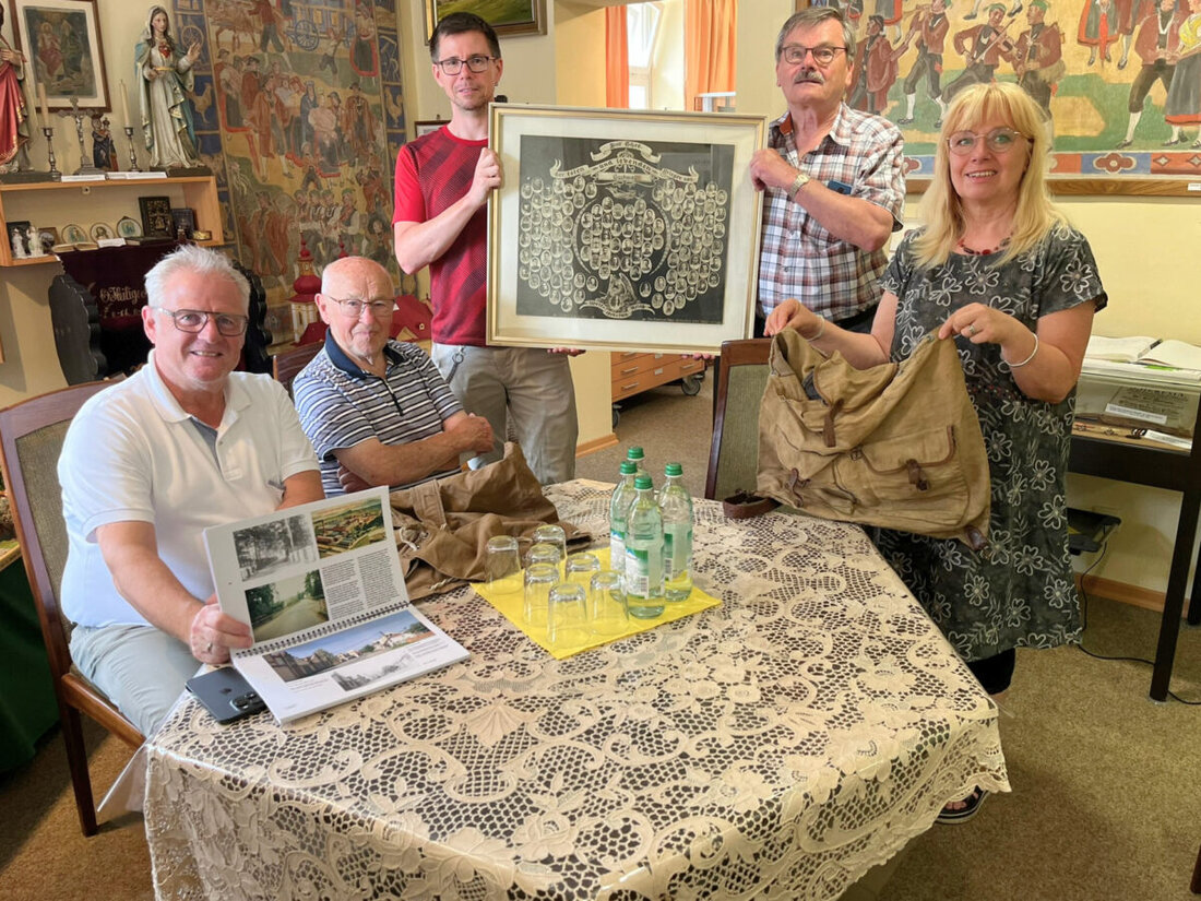 Schwandorf. Die Falkenauer Heimatstube ist mehr als ein Museum: Oberbürgermeister Andreas Feller würdigt ihren Beitrag zur Erinnerungskultur. Stadt und Zeitzeugen sichern das Erbe und laden zum Treffen am 20. September ein.