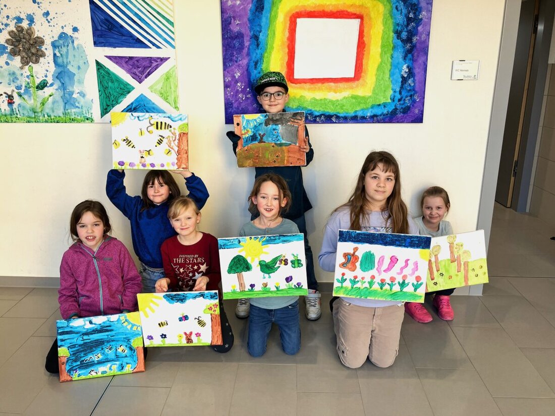 Teublitz. Die Faschingsferien im Kinder- und Jugendtreff boten kreative und lehrreiche Aktivitäten wie meditatives Malen und Sicherheitstraining. Highlights waren ein Zeichenkurs und die Vorfreude auf den Frühling wurde künstlerisch ausgedrückt.
