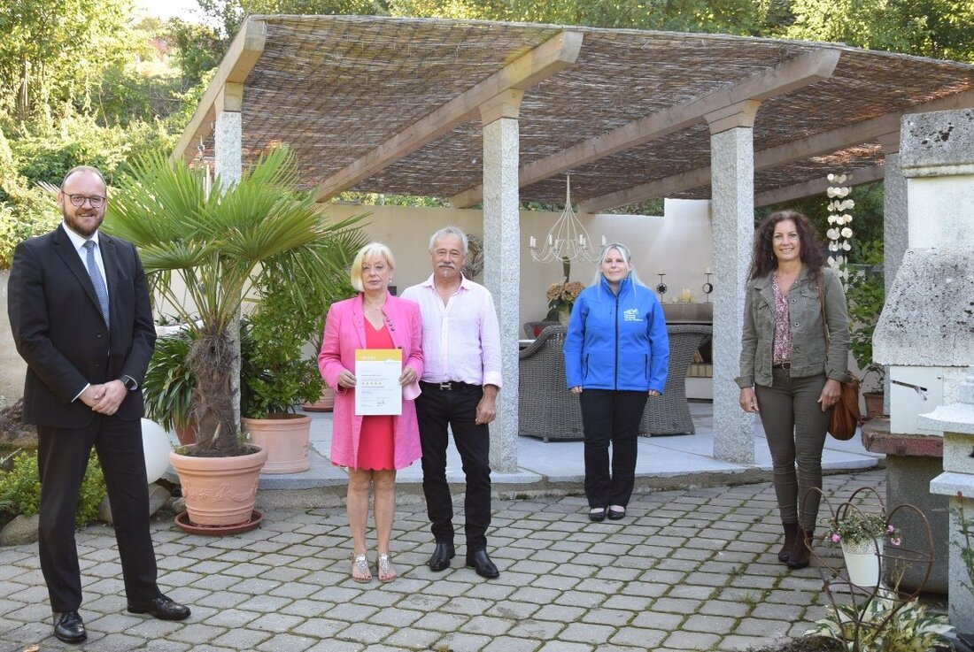 Neuhaus. Die Ferienwohnung “Monika” in Neuhaus bekommt offiziell eine 5-Sterne-Auszeichnung – für Monika und Wolfgang Käß geht damit ein Traum in Erfüllung.  Monika und Wolfgang Käß betreiben in Neuhaus die [&hellip;]