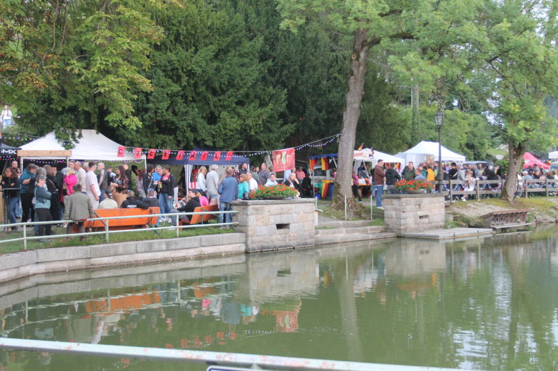 Pleystein. Alle Jahre wieder – "Multi Kulti" ist auch in diesem Jahr bestens angekommen und hat Besucher aus der näheren und auch weiteren Umgebung angezogen. Kein Wunder: Die Gäste wissen die vielseitigen Angebote im Rahmen des Bürgerfest-Wochenendes zu schätzen, und das in jeder Beziehung. 