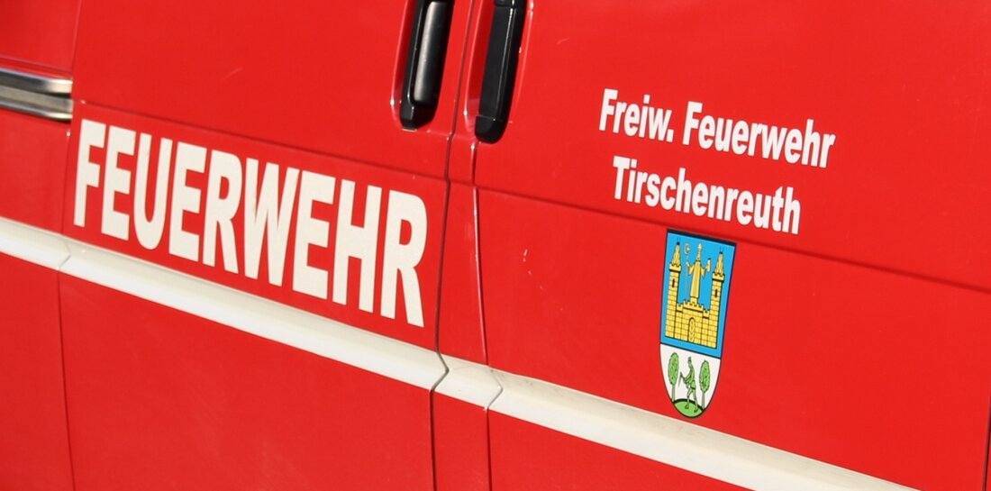 Tirschenreuth. In einem Schuppen in Tirschenreuth hat es gebrannt.  Am Freitag, gegen 17.00 Uhr, brach in einem Schuppen, in Tirschenreuth, in der Bärnauer Straße, ein Brand aus. In dem Schuppen [&hellip;]