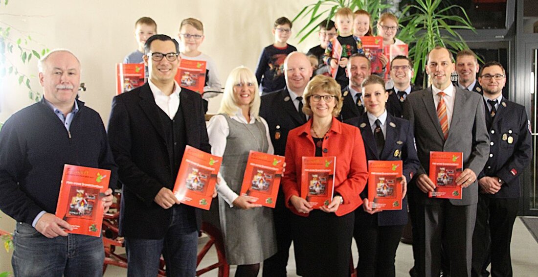 Eschenbach. Über 1.000 selbst gestaltete Malbücher und Urkunden zur Brandschutzerziehung hatten die Mitglieder der Feuerwehr Eschenbach unter der Federführung von Corinna Danzer 2009 hergestellt. Nachdem die verbraucht waren, fragten die [&hellip;]