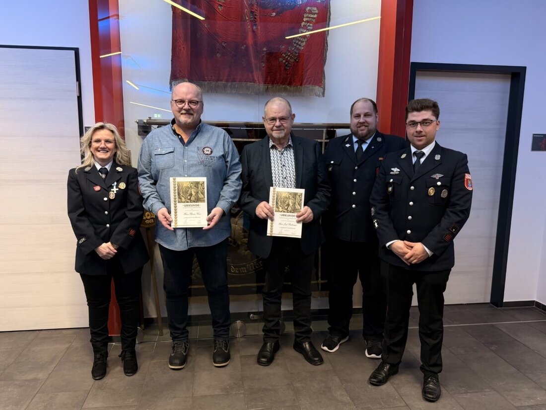 Floß. Die Feuerwehr blickte bei der Jahreshauptversammlung am 10. Januar auf ein lebendiges Jahr zurück und ehrte langjährige Mitglieder über 25 und 50 Jahre. Zudem wurde der 13 Verstorbenen gedacht.