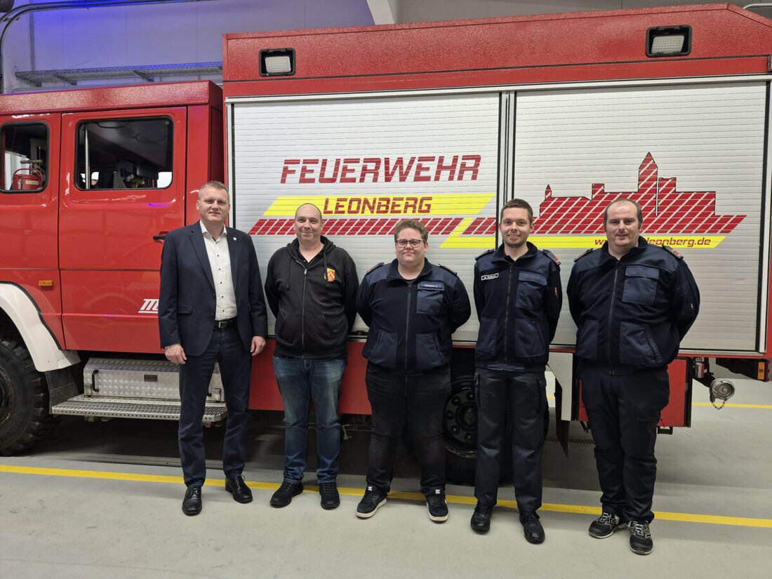 Leonberg. Die Aktiven der Feuerwehr wählten Lukas Hofmann zum Kommandanten sowie Stefan Breitfelder und Alexander Salbeck zu Stellvertretern. Nach Zustimmung von Kreisbrandrat und Stadtrat beginnt die Amtszeit am 1. Dezember.