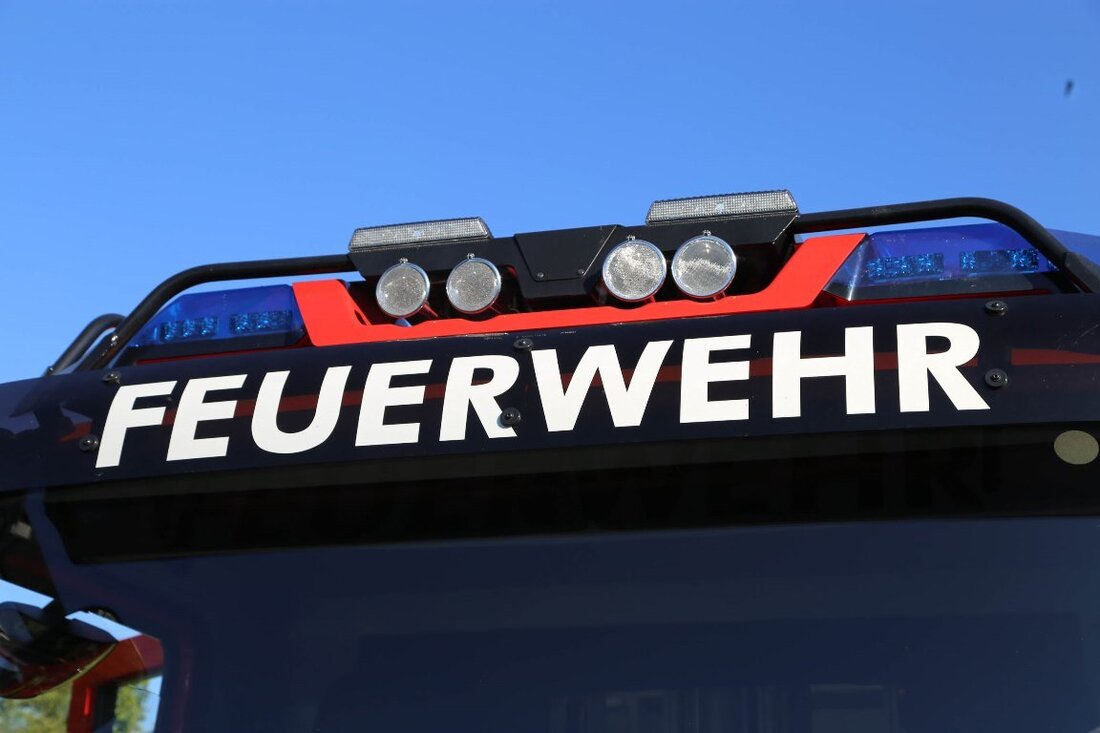 Mantel.  Das ging nochmal gut. Am Dienstagnachmittag bemerkte ein Mitarbeiter einer Entsorgungsfirma ein Feuer in der Müllsortieranlage. Über die ILS Nordoberpfalz wurden mehrere umliegende Feuerwehren zum Einsatzort beordert. Diesen gelang [&hellip;]