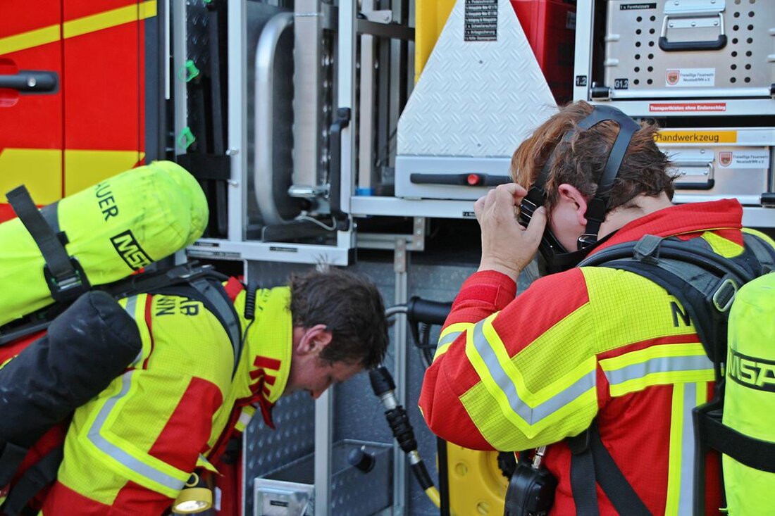 Parkstein. So heiß wollte der Parksteiner seine Sauna sicher nicht. Zum Glück war die Feuerwehr schnell zur Stelle.