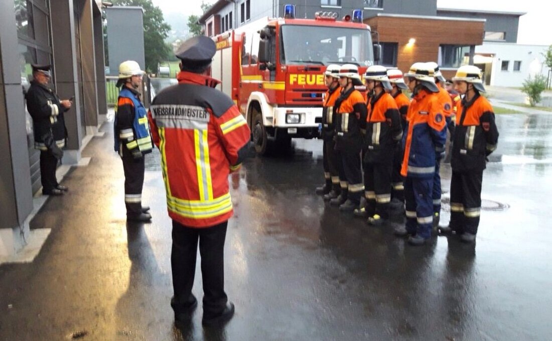 Parkstein. Schon die 100. Löschgruppe der Feuerwehr Parkstein stellte sich der Leistungsprüfung „die Gruppe im Löscheinsatz“. Bei einer Freiwilligen Feuerwehr dieser Größenordnung absolut respektabel – die Feuerwehrler sind stolz. Schließlich haben [&hellip;]