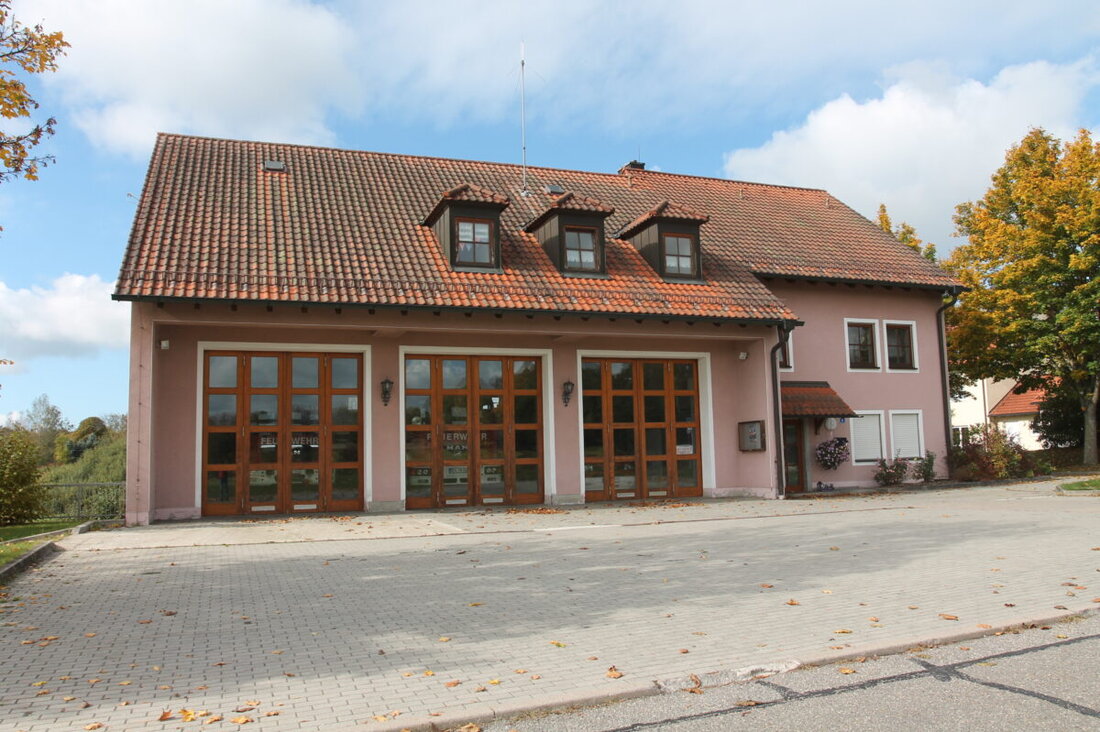 Waidhaus. Die Feuerwehr beantragt die Ersatzbeschaffung eines Mehrzweckfahrzeugs, weil der Mannschaftstransportwagen von 1999 ausgedient hat und die Entscheidung angesichts knapper Kassen im Haushalt 2027 fällt.