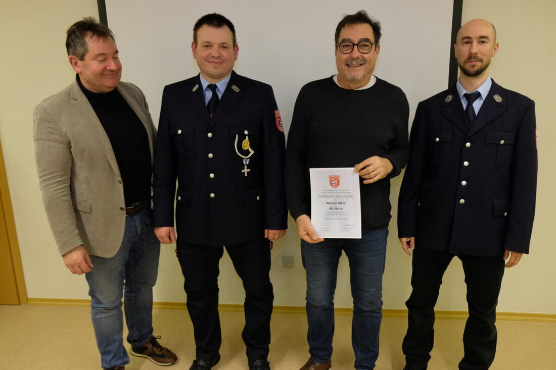 Vorbach. Die Freiwillige Feuerwehr zog bei der Jahreshauptversammlung Bilanz zum Jahr 2025: 26 Einsätze mit 577 Einsatzstunden. Die Jugend ist stark mit zwölf Mitgliedern, neue Atemschutzgeräte sind in Planung.