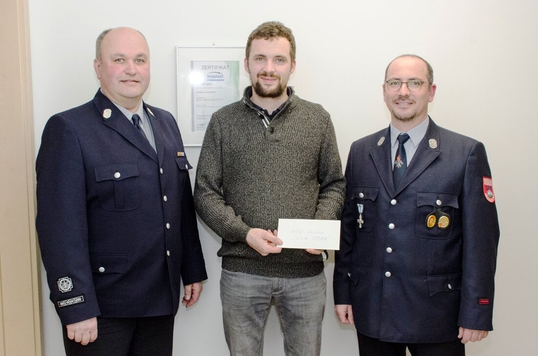 Neuhaus. Die Firma Inoplast überreichte eine großzügige Spende in Höhe von 500 Euro an die Feuerwehr Neuhaus. Die Firma für Kunststoffrecycling hat Mitte 2019 den neuen Firmensitz im Gewerbegebiet Neuhaus [&hellip;]