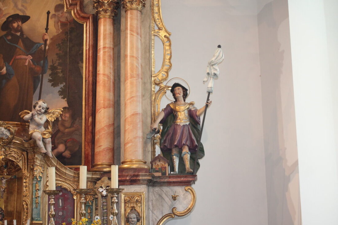 Trabitz. Beim Florianstag der Trabitzer Feuerwehren betonte Pfarrer Prechtl die Bedeutung des selbstlosen Einsatzes und die Symbolik einer Siegesfahne. Feuerwehrleute folgen Christi Beispiel und stehen bereit, in Notlagen ohne Furcht zu helfen.